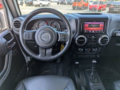 Used 2018 Jeep Wrangler Unlimited Sahara w/ Connectivity Group AWD/4WD image 20