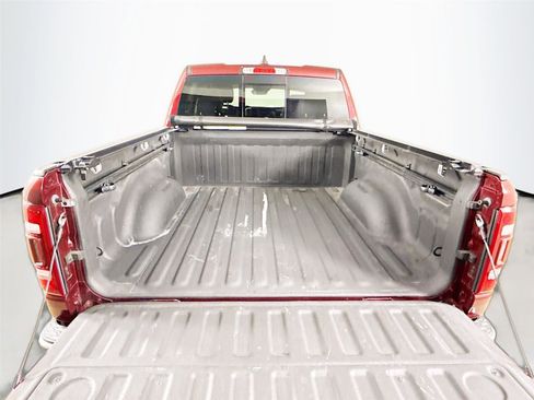 Used 2019 RAM 1500 Laramie AWD/4WD image 27