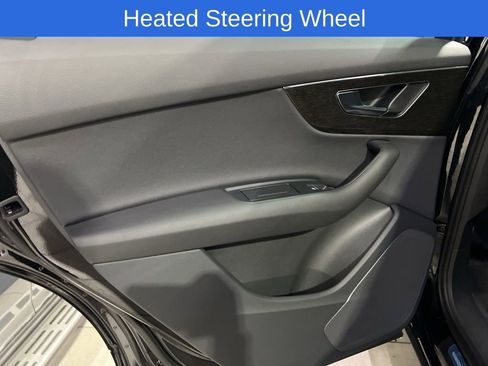 Used 2025 Audi Q7 3.0T Premium w/ Convenience Package image 23