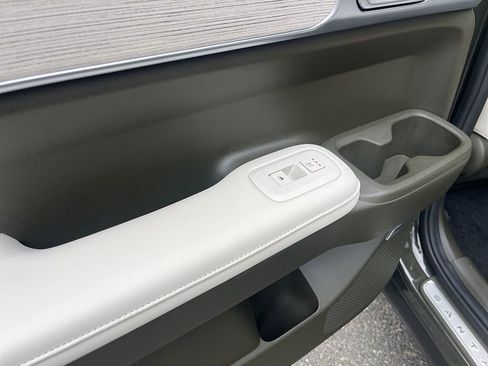 Used 2024 Hyundai Santa Fe Calligraphy image 17