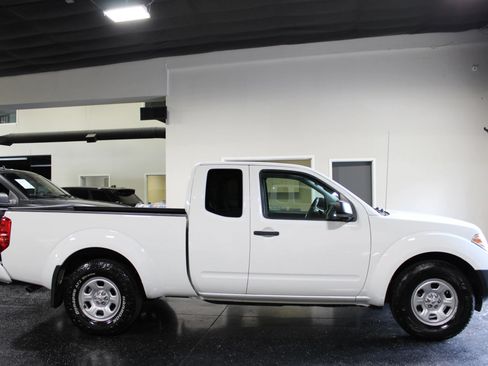 Used 2020 Nissan Frontier S RWD image 2
