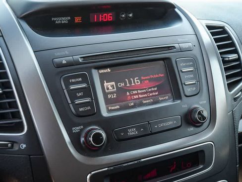 Used 2014 Kia Sorento LX w/ Premium Package FWD image 23