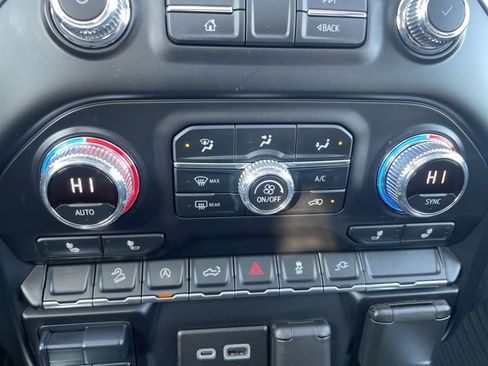 Used 2020 GMC Sierra 1500 Elevation image 29