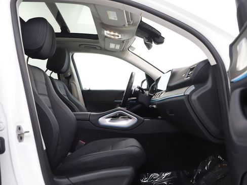 Used 2023 Mercedes-Benz GLS 580 4MATIC image 12