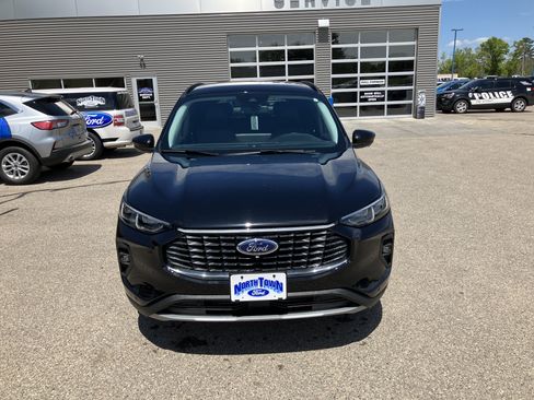 Used 2024 Ford Escape Platinum AWD/4WD image 3