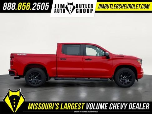 Used 2025 Chevrolet Silverado 1500 Custom w/ Turbomax Blackout Package AWD/4WD image 4