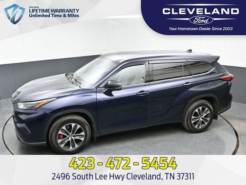 Used 2022 Toyota Highlander XLE image 1