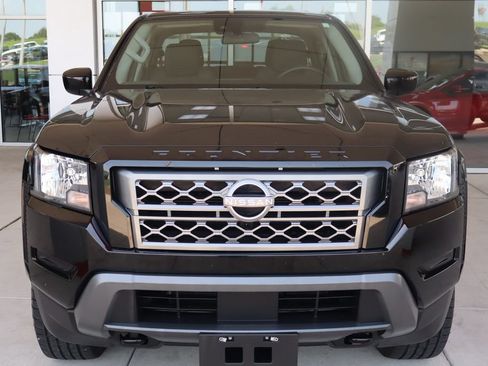 Used 2023 Nissan Frontier SV AWD/4WD image 2