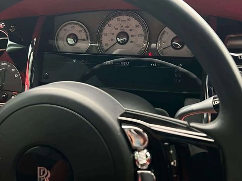 Used 2020 Rolls-Royce Dawn RWD image 5