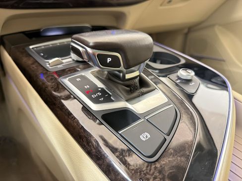 Used 2019 Audi Q7 3.0T Prestige image 18