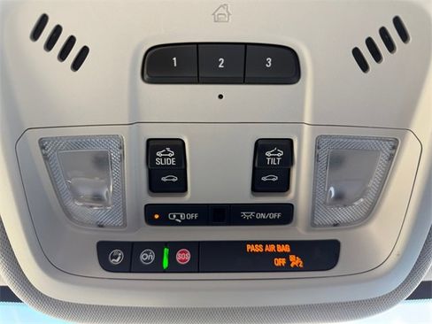 Used 2021 Chevrolet Traverse Premier w/ Redline Edition image 28