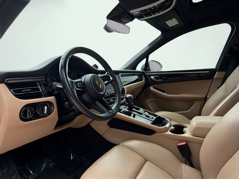 Used 2022 Porsche Macan AWD/4WD image 17