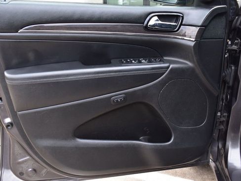 Used 2020 Jeep Grand Cherokee Overland image 40