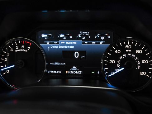 Used 2015 Ford F150 Platinum w/ Equipment Group 701A Luxury AWD/4WD image 20