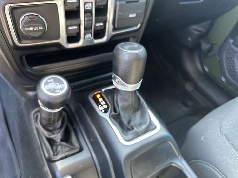 Used 2022 Jeep Wrangler Unlimited Sport AWD/4WD image 30