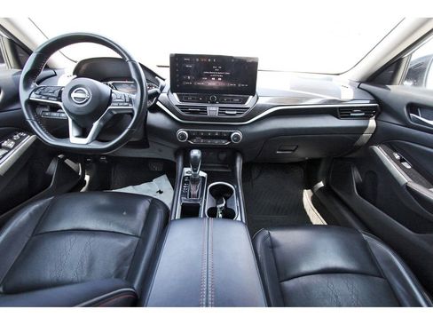 Used 2024 Nissan Altima 2.5 SR w/ SR Premium Package image 11