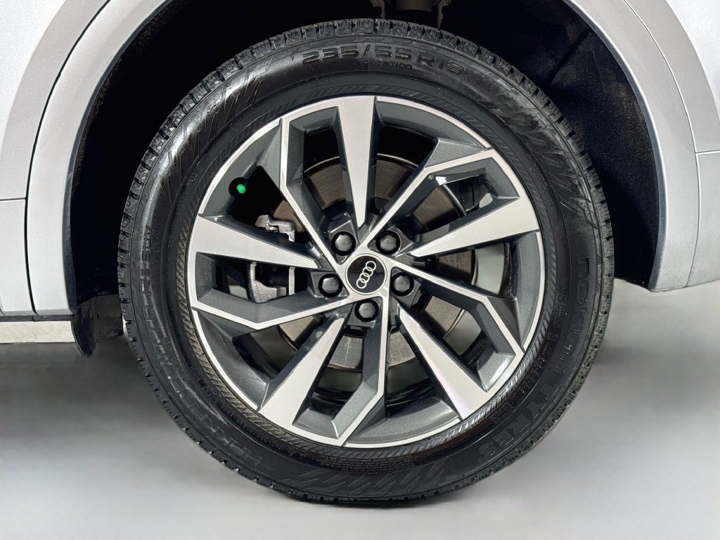 Used 2023 Audi Q5 2.0T Premium w/ Convenience Package AWD/4WD image 10