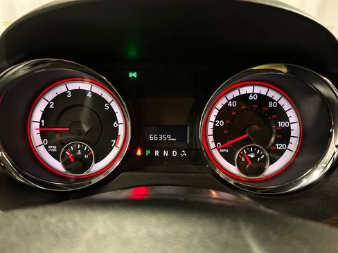 Used 2018 Dodge Grand Caravan SE w/ UConnect Hands-Free Group image 15