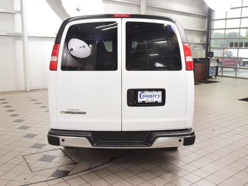 Used 2024 Chevrolet Express 3500 LT w/ LT Preferred Equipment Group RWD image 4