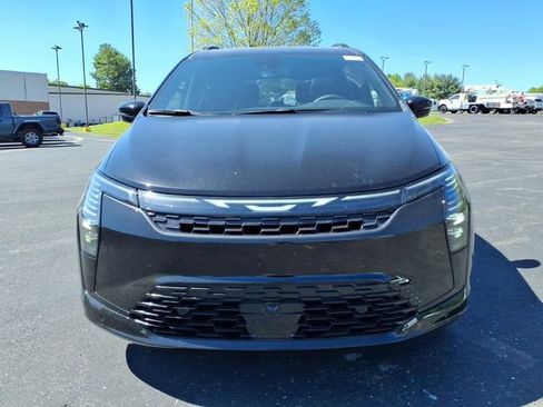 New 2027 Chrysler Pacifica Limited w/ S Appearance Package FWD image 2