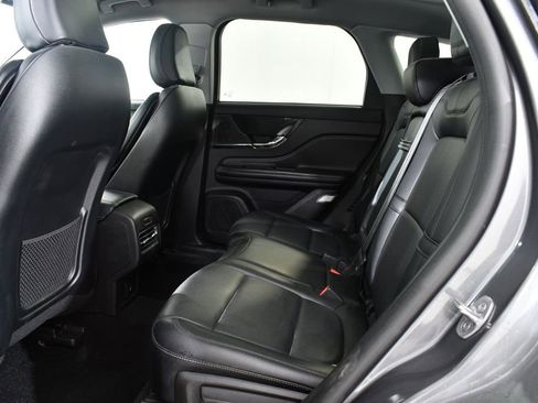 Used 2022 Lincoln Corsair AWD w/ Premium Package image 16