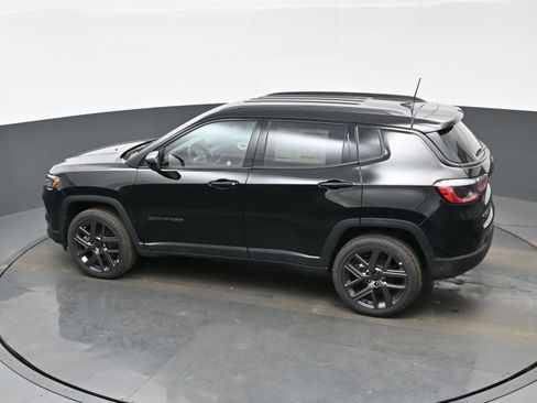 New 2026 Jeep Compass Latitude AWD/4WD image 19