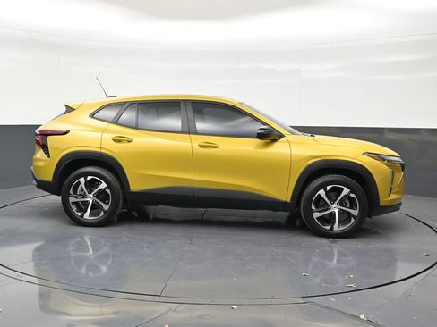 Used 2024 Chevrolet Trax RS FWD image 6