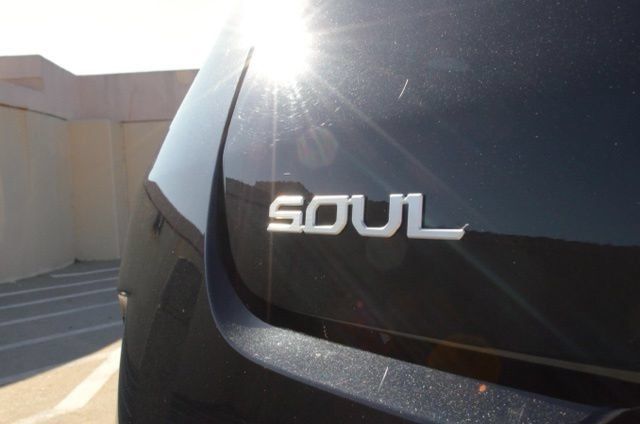 Used 2025 Kia Soul LX w/ LX Technology Package FWD image 33