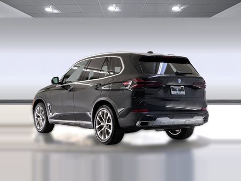 Used 2026 BMW X5 xDrive50e w/ Premium Package AWD/4WD image 3