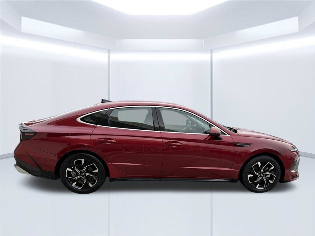 Used 2024 Hyundai Sonata SEL FWD image 8