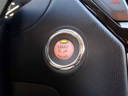 Used 2018 Nissan Pathfinder SV image 24