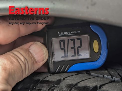 Used 2025 Toyota Prius Plug-In Hybrid image 25