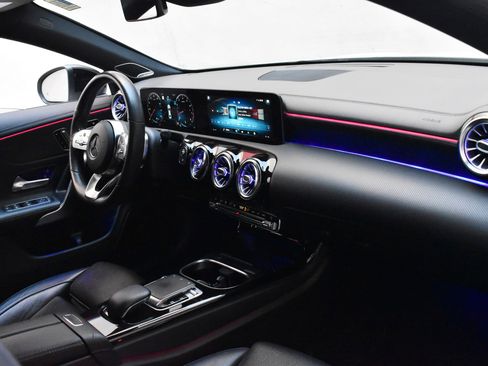 Used 2020 Mercedes-Benz CLA 250 image 25