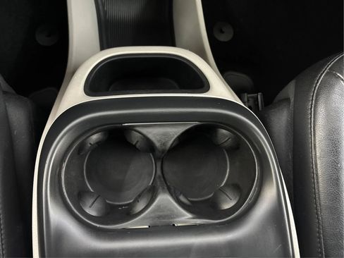 Used 2021 Chrysler Pacifica Touring-L image 19