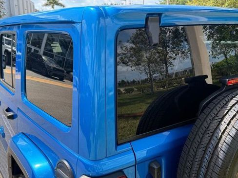 Certified 2025 Jeep Wrangler Sahara w/ Safety Group image 40