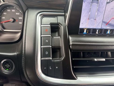 Used 2021 Chevrolet Suburban LT w/ LT Signature Package image 28