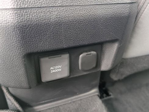 Used 2025 Toyota Tacoma TRD Sport w/ TRD Sport Upgrade Package image 16