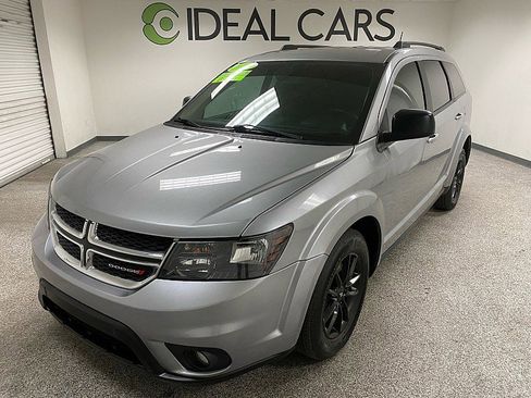 Used 2020 Dodge Journey SE w/ Blacktop Package image 1