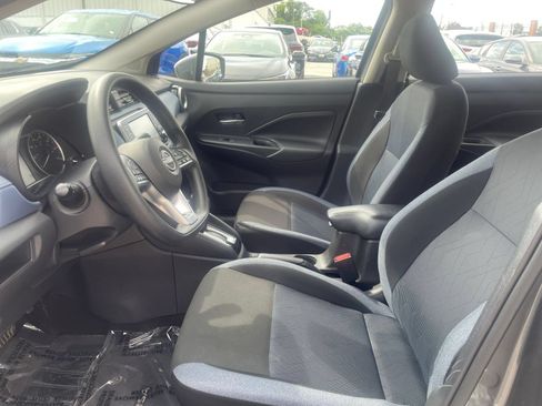 Used 2025 Nissan Versa SV FWD image 18