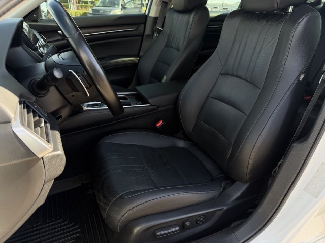Used 2020 Honda Accord Touring image 24