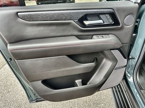 New 2026 GMC Yukon XL AT4 Ultimate AWD/4WD image 15
