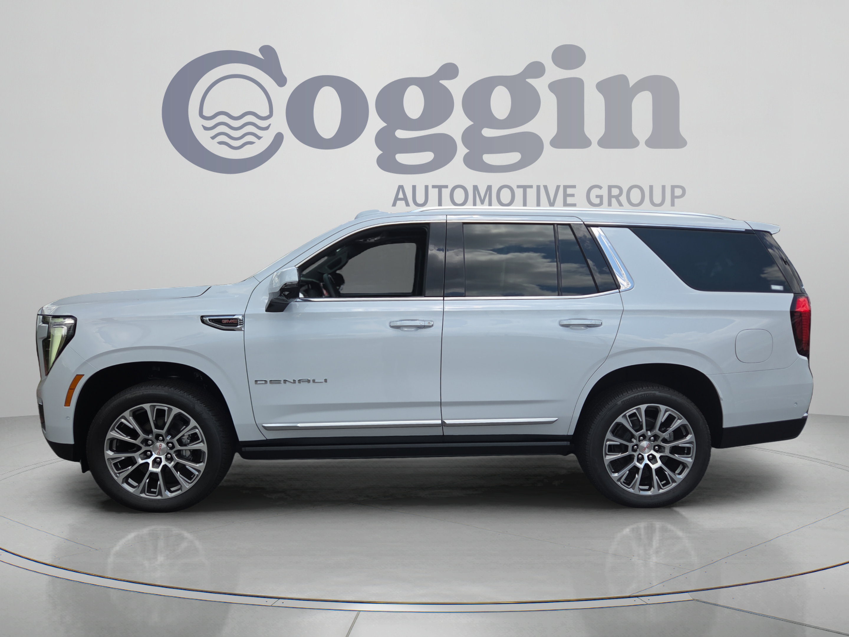 New 2026 GMC Yukon Denali w/ Denali Reserve Package AWD/4WD image 2