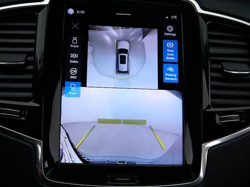 Certified 2024 Volvo XC90 T8 Plus AWD/4WD image 35