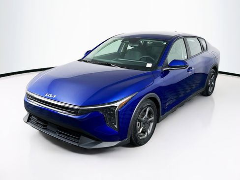 Used 2025 Kia K4 LXS image 3