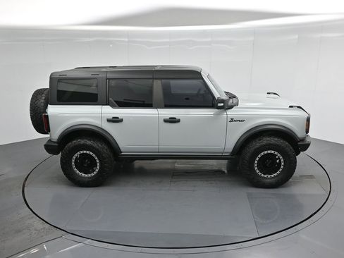 Used 2023 Ford Bronco Badlands image 38