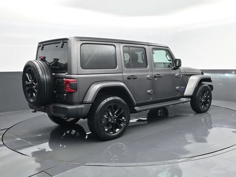 Used 2025 Jeep Wrangler Unlimited Sahara AWD/4WD image 22