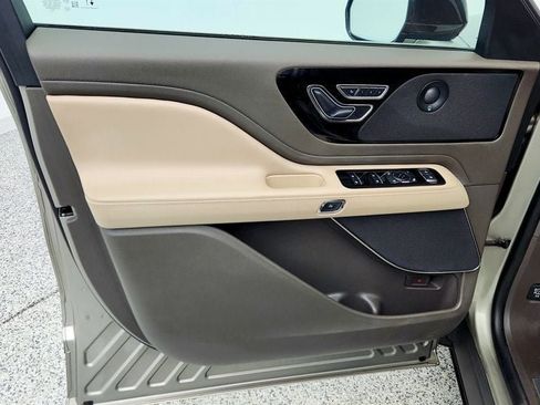 Used 2023 Lincoln Aviator Grand Touring w/ Equipment Group 301A AWD/4WD image 11