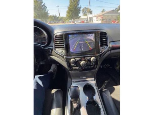 Used 2020 Jeep Grand Cherokee Altitude image 12