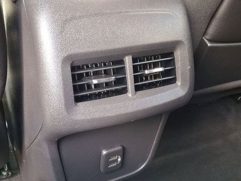 Used 2024 GMC Terrain SLE AWD/4WD image 26