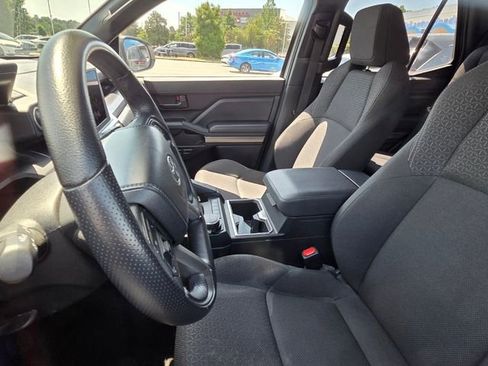 Used 2025 Toyota 4Runner SR5 AWD/4WD image 10